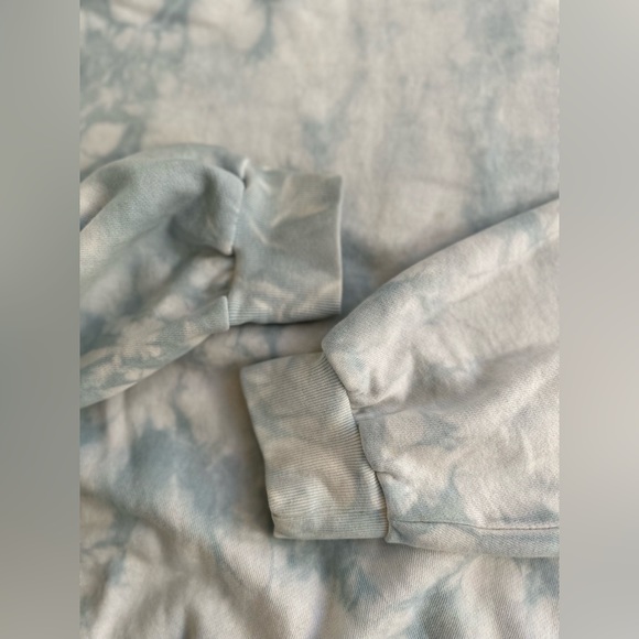Gap tie dye blue white cloud sweatshirt size small tall - Picture 7 of 9